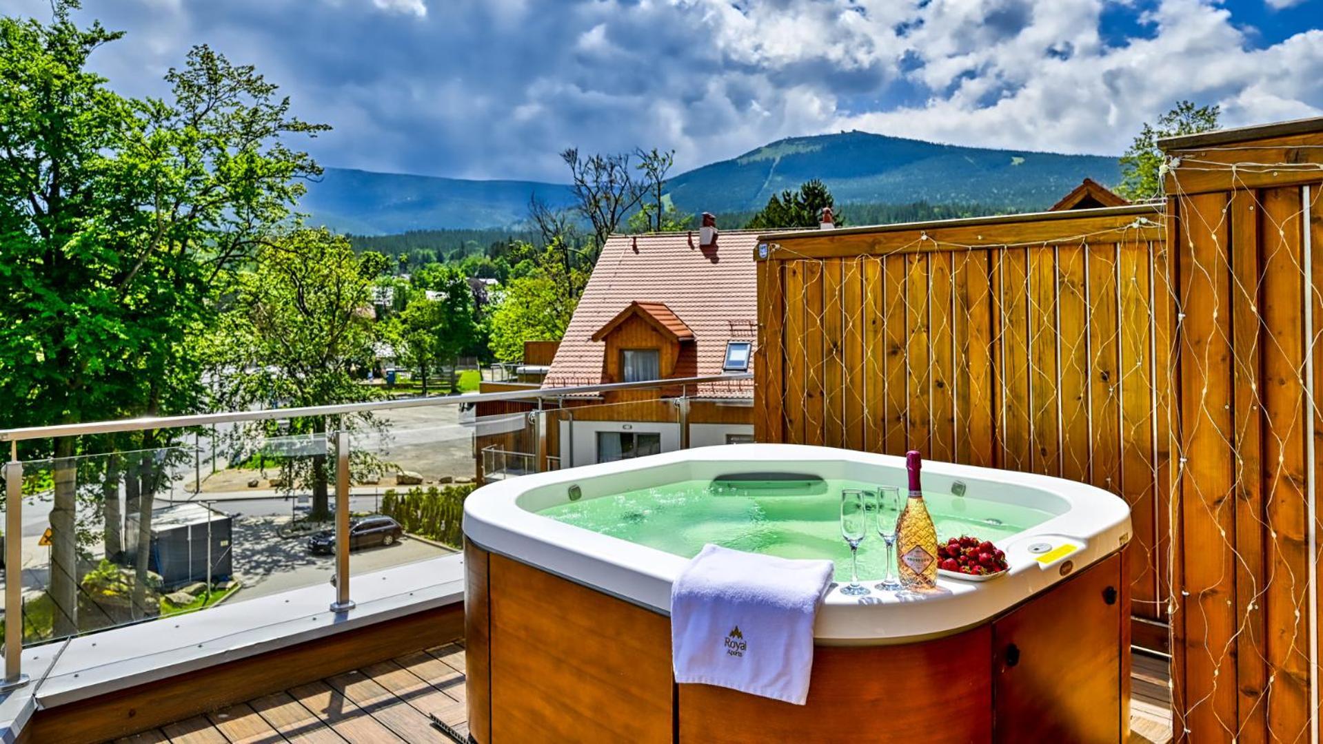 Royal Prestige Collection Z Prywatnym Jacuzzi - Stone Hill Resort Z Basenem I Saunami Szklarska Poręba Εξωτερικό φωτογραφία